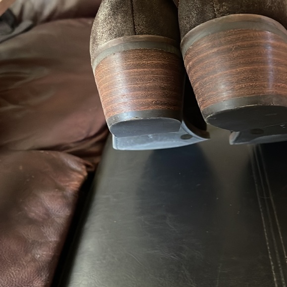 Boots - Picture 6 of 8